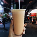 木瓜牛奶 (papaya milk), must drink when you come to Taiwan.