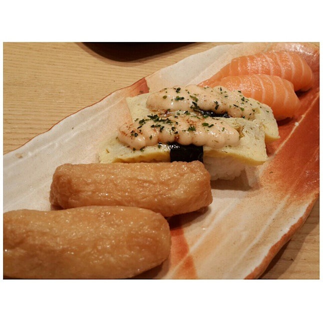 Sushi🍣 @paradigmmallmy #tasteofparadigm #sushi #sushizanmai #instafood #foodporn #foodies #foodstagram #tamagomentai #beancurd #salmon #asiansatwork