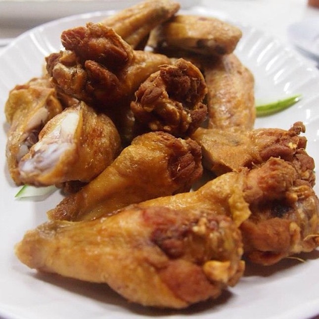 Indonesia fried chicken wings!