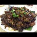 Tiong bahru kampong carrot cake ( shall try the white one next time )