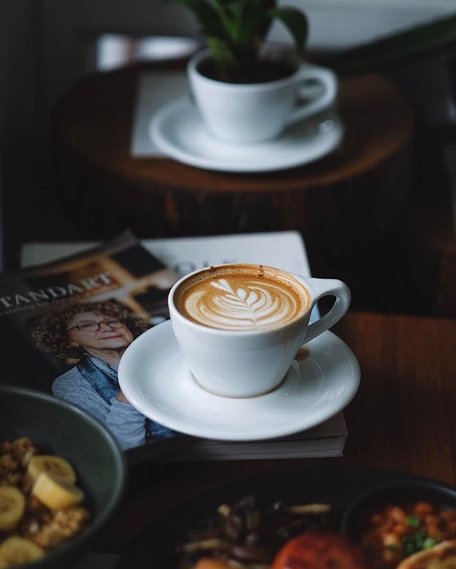 Weather like this definitely need a warm cup of coffee

#fujifilmsg #onthetable #essentials #travelgram #huntgram #artofvisuals #thecreatorclass #createcommune #insiderfood #f52grams #bestfoodaroundtheworld #theartofplating #cookmagazine #thefeedfeed #eattheworld #yahoofood #thisisinsiderfood #beautifulcuisines #burpple #klcafe #cafehopmy #eatdrinkkl #exploremalaysia #igmalaysia #igersmalaysia