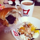 Bought Breadtalk's CNY Red Bean & Chestnut bun to pair with eggs in school today!