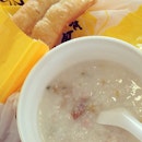 Chicken #porridge with fried you tiao #omnomnom #breakfast