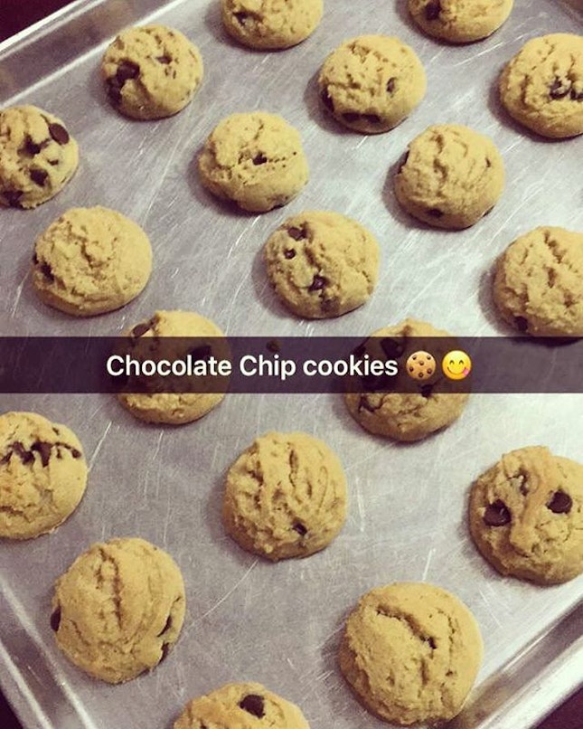 Home baked chocolate chip cookies 🍪😋 #southerncupcakesbymg #homebaked #homemade #bakedwithlove #yummyph #foodspotting #burpple #foodporn
