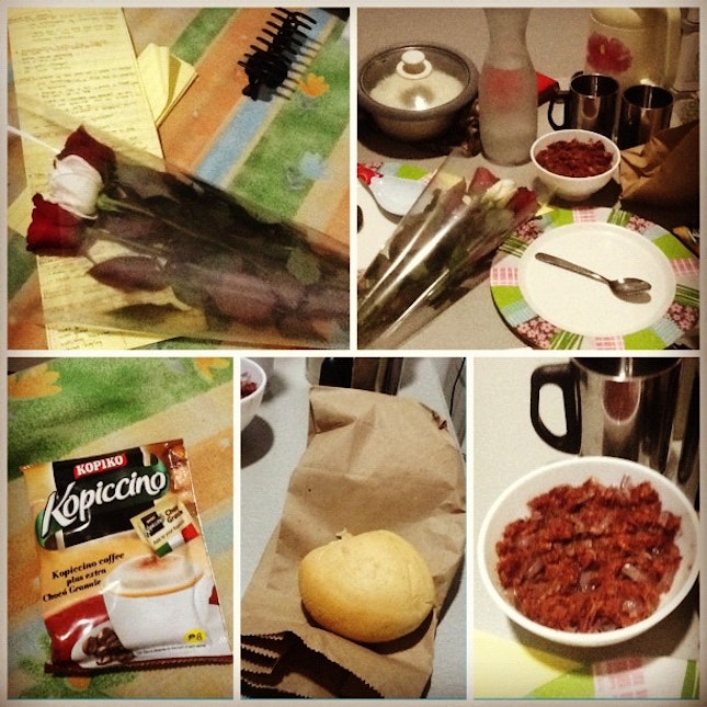 A simple breakfast in my bed means so much for me <3 i love you @jimsonbalitaan :)) #cornedbeef #bread #coffee #flowers #letter