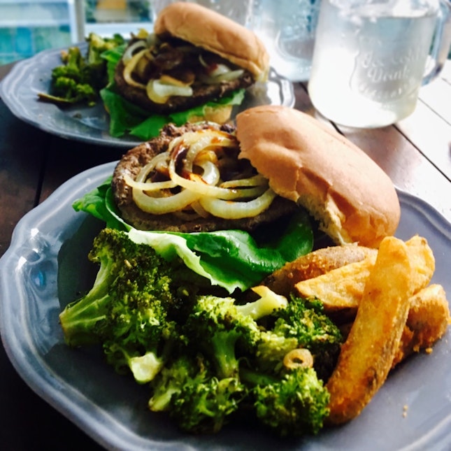 Wagyu Burger With Roasted Broccoli