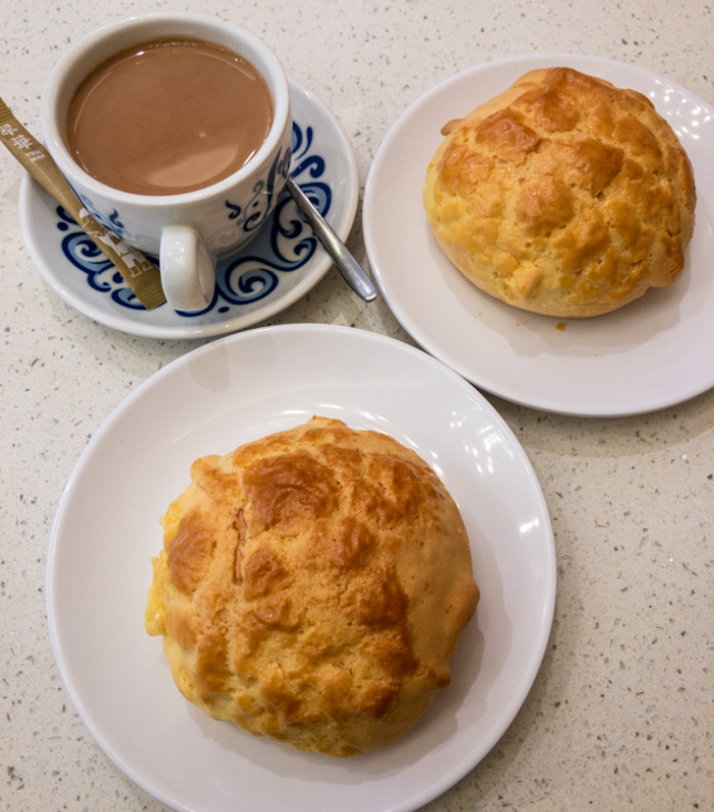 Bolo Bun ($2.8/3.8++, With/Without Butter), Milk Tea ($3.8+)