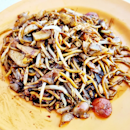 Char Kway Teow (SGD $3) @ Tiong Bahru Fried Kway Teow.