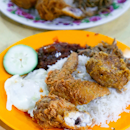 In the battle of nasi lemak at Changi Village Hawker Centre, my choice was leaning towards Mizzy Corner before the bell rang. 