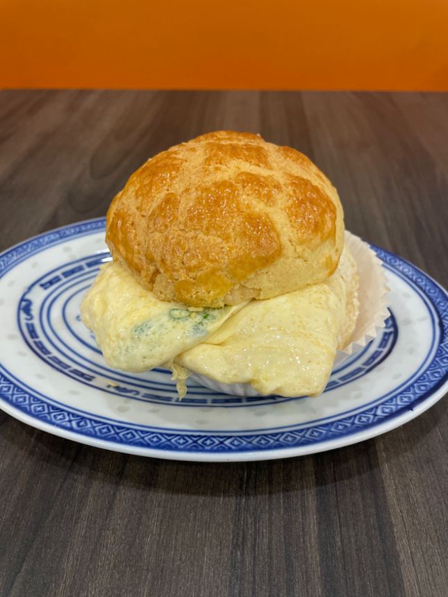 Diced scrambled egg sandwich + Crispy Polo Bun ($5.80 + $0.60 ++)