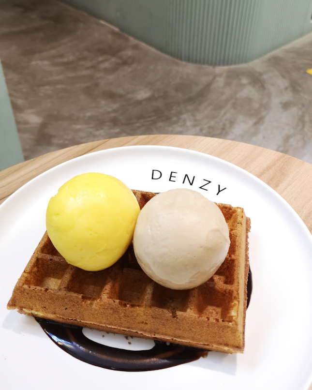 Crispy airy waffles with good gelato flavours