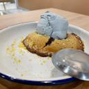 Molten chocolate cookie and blue hokkaido chai ice cream (SGD 11)