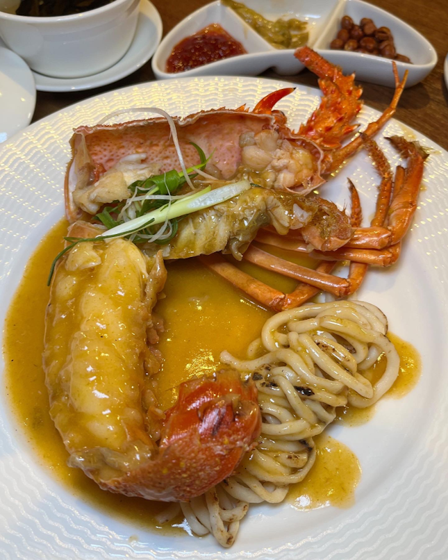 Braised Lobster with Fish Paste Noodles in Superior Stock 上汤本地龙虾鱼茸面