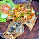 Hearsay this SGD9.90 PROMO for Deep Fried Sea Bass will be ending in a month or two…