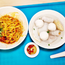 Fish Ball Noodles (SGD $6) @ Li Xin Chao Zhou Fishball Noodle.