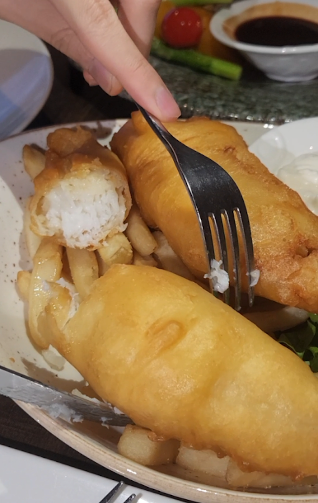 Beer battered fish and chips ($28) 🐟 3/5