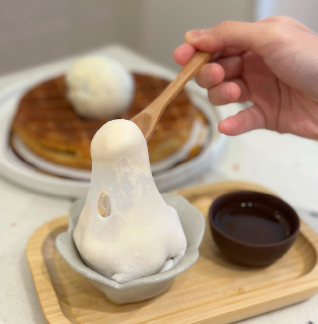 Duck Shit Oolong Ice Cream with Mochi Skin
