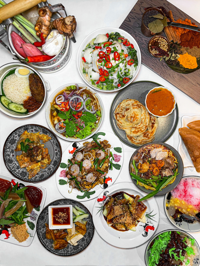 The highly anticipated Penang Hawkers’ Fare has made its return from 10 to 26 March at White Rose Cafe, with street food favourites such as char kway teow, Penang laksa and ban chang kueh all on its glorious display. 