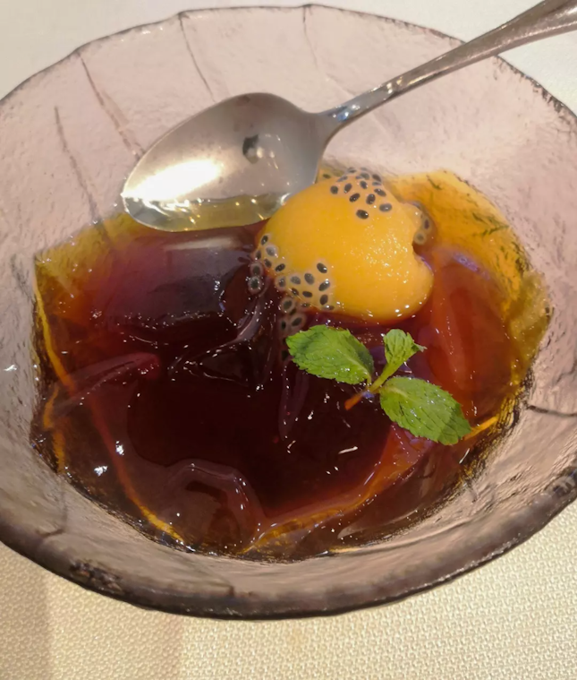 Chilled Loquat in Herbal Jelly ($5.80)