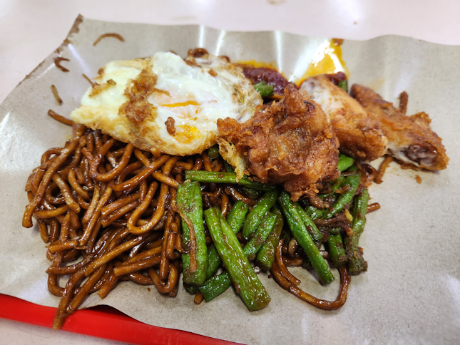 Fried Noodle with Long Bean, Chicken Wing and Egg