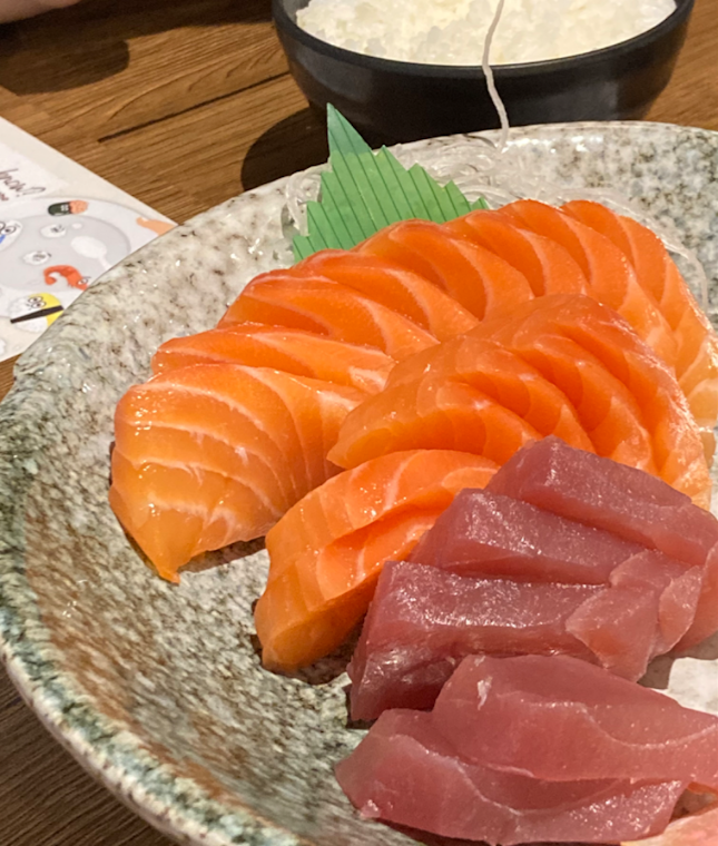 Thick slices of sashimi 