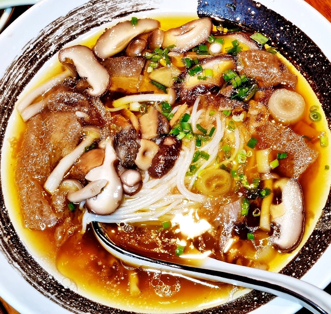 Mushroom With Chicken Broth Rice Noodles (SGD $11.50) @ Sichuan Alley.