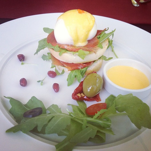 #brunch #eggbenedict #platinumgrill #platinum with #family #yummy #ig #igers #igdaily #instago #iphonesia #instadaily #instaphoto