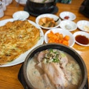 Was not able to check out the temple, but managed to eat at the famed Samgyetang (Ginseng Chicken Soup) place.