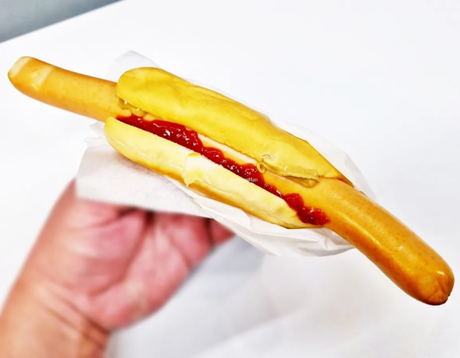 Hot Dog (SGD $1) @ IKEA.
