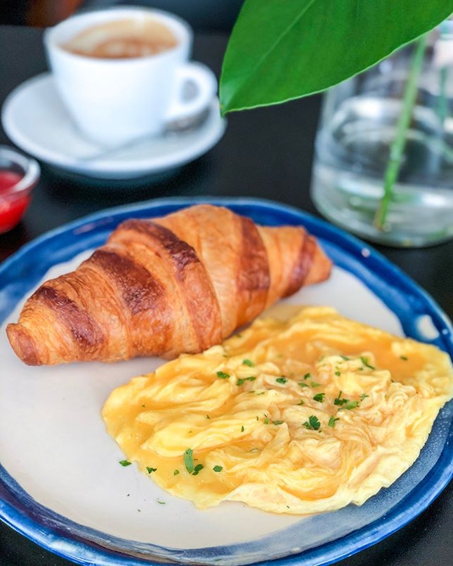 Wanted something lighter for breakfast that morning and went for the Butter Croissant ($4.5) With Scrambled Eggs ($3).