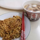 Mee pok dry with chili and signature soup.