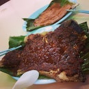 So hungry after the run, I ordered a huge sambal stingray for dinner which cost $20+  for myself 😱 expensive or what!