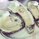 these giant babies have single-handedly made my London trip 😍 #noregrets #foodporn #oysters #foodgasm #lifeisgood