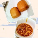 First time having chilli crab mantou at a wedding #chilli crab#wedding #food