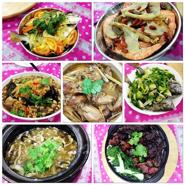 CNY dinner prepared by @cuisineparadise: Fish Maw Soup, Rabbitfish with Leek, Simmered Chicken Wing with Lemongrass, Ginseng Herbal Prawn, Steamed Golden Pomfret, Tofu with Century Egg and Claypot Rice.