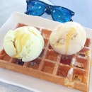 [PUNGGOL SETTLEMENT] Waffle with avocado & speculoos icecream before our cycling adventure!