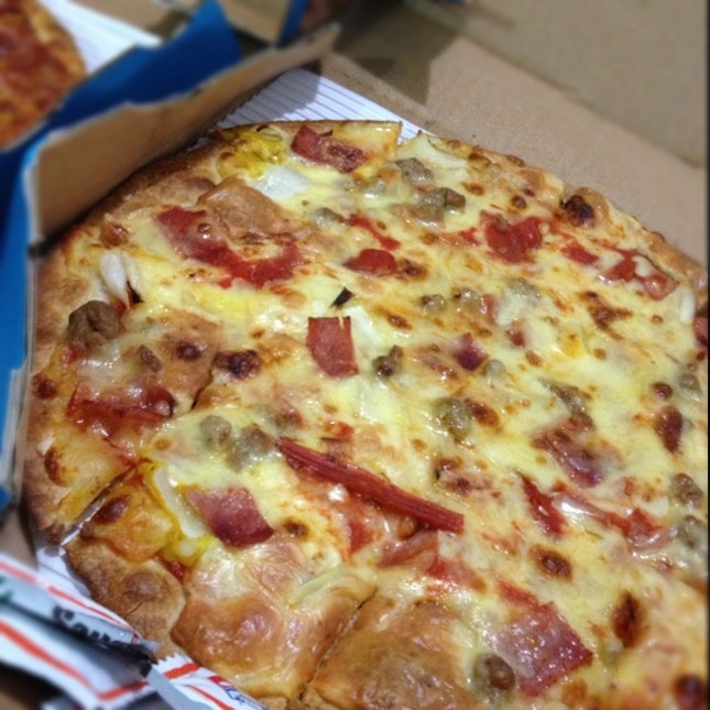American Classic Cheese Burger Pizza