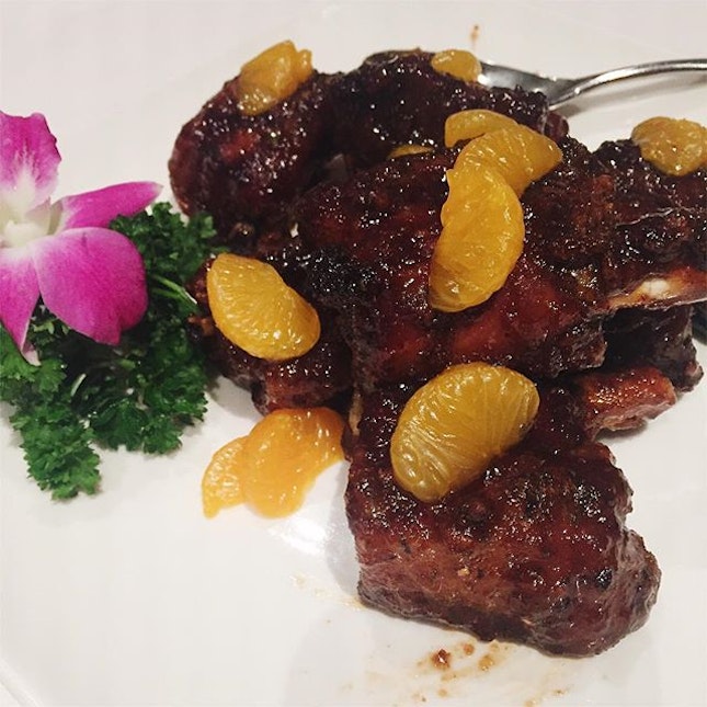 Certainly the highlight of our meal last night - these Pork Ribs with Mandarin Orange Sauce ($36) packed a punch in terms of flavour.