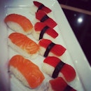 Salmon & tuna sushi #salmon #tuna #sushi #japanese #restaurant #itadakimasu #sashimi #food #foodoftheday #foodphotography #foodporn #foodpornography #wasabi #nigiri #nigirisushi #shoya