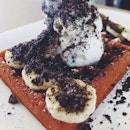 Waffles x Oreo x Banana x Ice Cream #waffles #wafflicious #pepperminterblog #pepperminterfoodadventure #burpple #oreowaffle