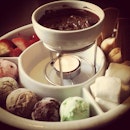 #swensens #fondue #dessert #sweet #ig #igers #igdaily #ice #cream #food #foodporn #instago #instagram #likeforlike #instafood #instagood #instalicious #picoftheday #photoofheday #chocolate #indonesia #ipodnesia