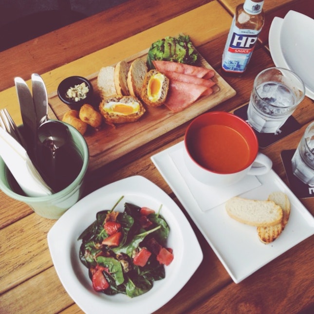 Cold Platter x Strawberry Spinach Salad x Smoked Tomato Soup