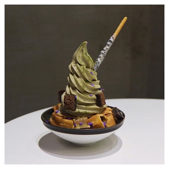 New on their menu is the Hojicha Soft Serve on Waffle ($8.50) which comes as a pretty, well-swirled Soft Serve, stacked on half a waffle & dusted with matcha powder, brownies & pocky stick!
