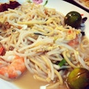 Pretty good and delicious fried hokkein mee for lunch just now.