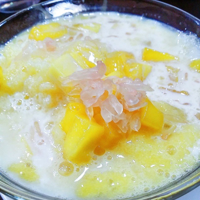 Quite impressed with my #mango pomelo sago dessert from #KimGary!
