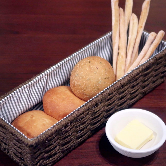 Fresh Bread Basket [$6]
