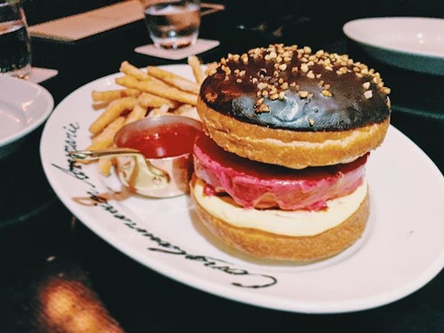 Grand Hyatt Tokyo's Ice Burger 【 July's Summer Special】 。  That moment when you see realize you want to polish everything off the plate in one fell swoop.