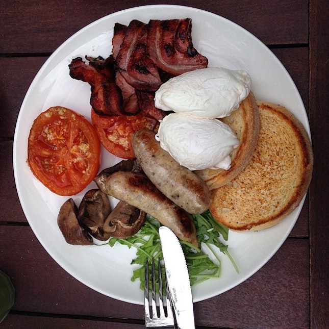 #breakfast for champions with @michellebagatofu, @nuncfluens & @suelstr #latergram