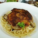 Badly burned Signature French Duck Leg Confit served with not quite al-dente bland tasting Linguine Aglio Olio ($23.80)

#lunch #pasta #duckconfit #foodplease #eatout #foodporn #vscofood #onthetable #whati8today #food #foodie #fotd #foodgram #foodinc #sgfood #sgigfoodies #singaporefood #foodforfoodies #foodstagram #unhappytummy #foodphotography #foodpics #icapturefood #foodstamping #openricesg #FoodReviewsAsia #burpple