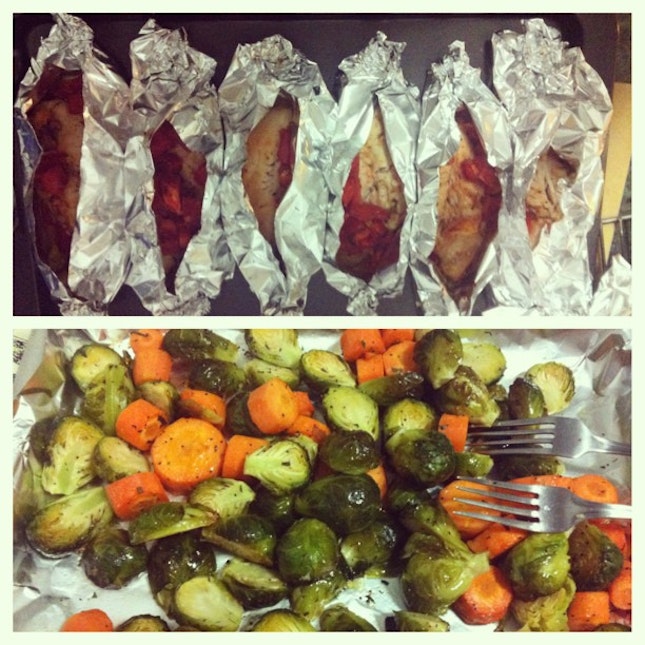 The beauty in #mealprep is that I can either choose to be selfish and have the grilled tomato-based #chicken breasts & grilled Brusselsprouts and carrots all to myself for the next 2 days.